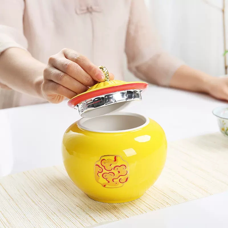 Gelber Keramiktopf im chinesis – Coffee Tea Room Bewertung und Preis